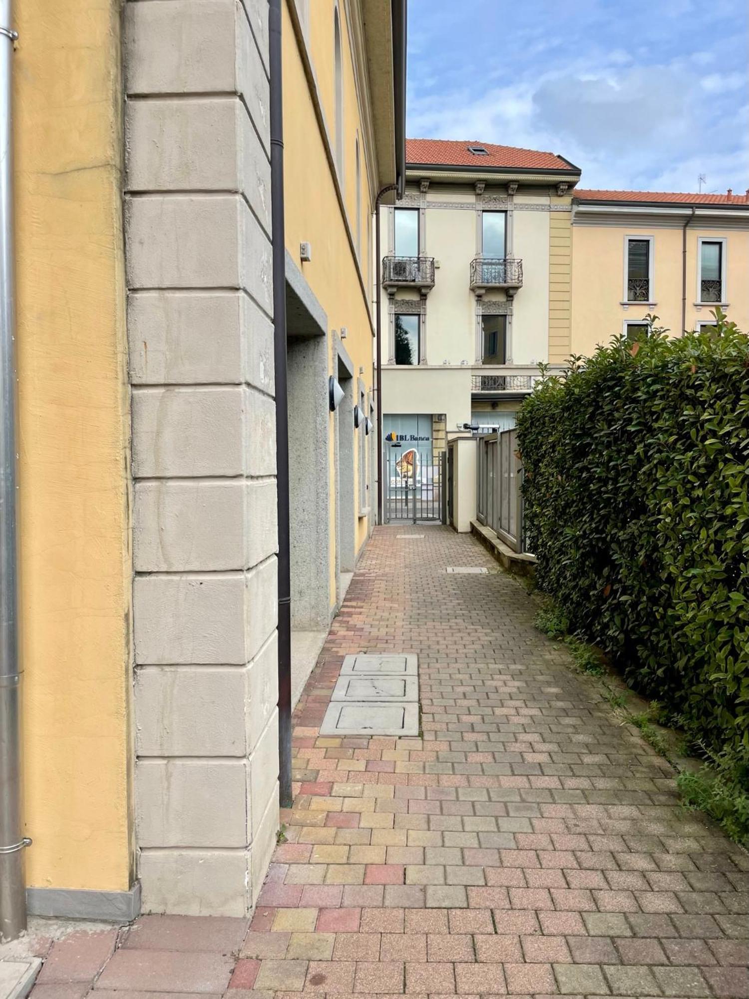 Luxury Four-Room Apartment In Monza Centro - 2 Min Walk To Train Station Exterior foto